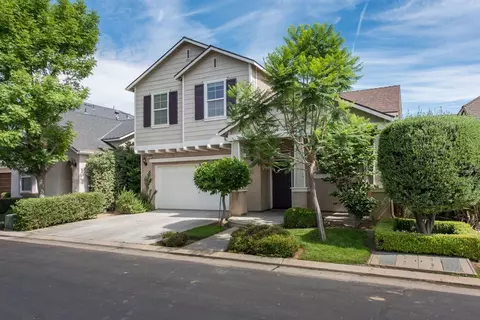 1725 Glen Dunbar Ln, Clovis, CA 93619 photo 1