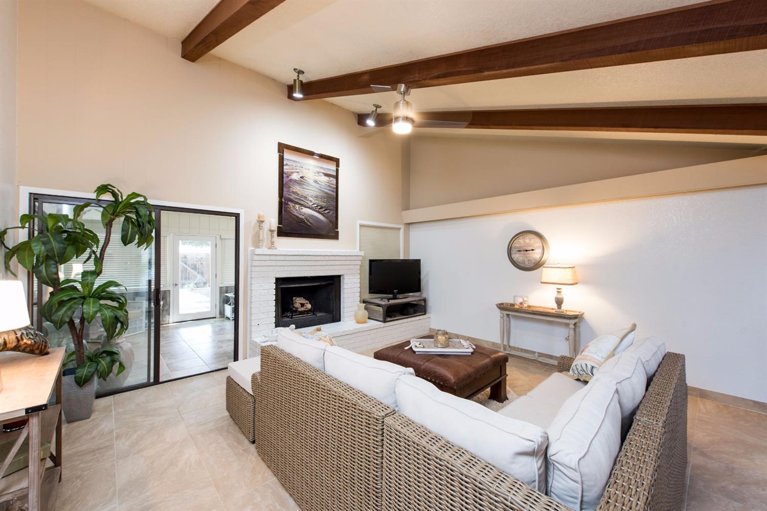 1762 Tollhouse Ln, Clovis, CA 93611 photo 1