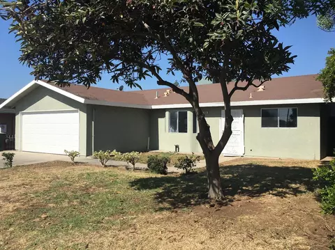 433 Harrison Ave, Sanger, CA 93657 photo 1