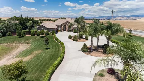 12472 E Deep Ave, Clovis, CA 93619 photo 1