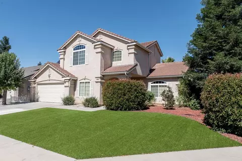 227 N Bianchi Ave, Clovis, CA 93612 photo 1