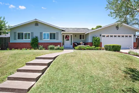 15 S Cambridge Dr, Lemoore, CA 93245 photo 1