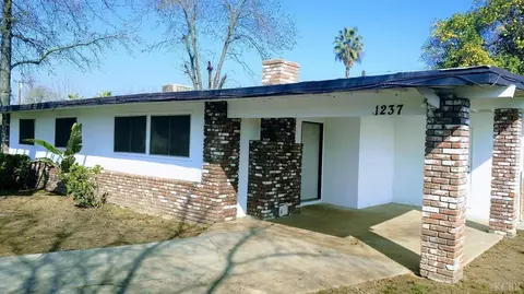 1237 Rodgers Rd, Hanford, CA 93230 photo 1