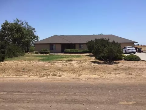 25150 Berkeley Dr, Madera, CA 93638 photo 1