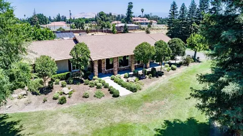 8161 N Fowler Ave, Clovis, CA 93619 photo 1