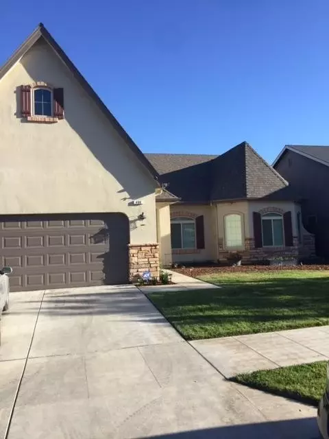490 W Warwick Ave, Clovis, CA 93619 photo 1