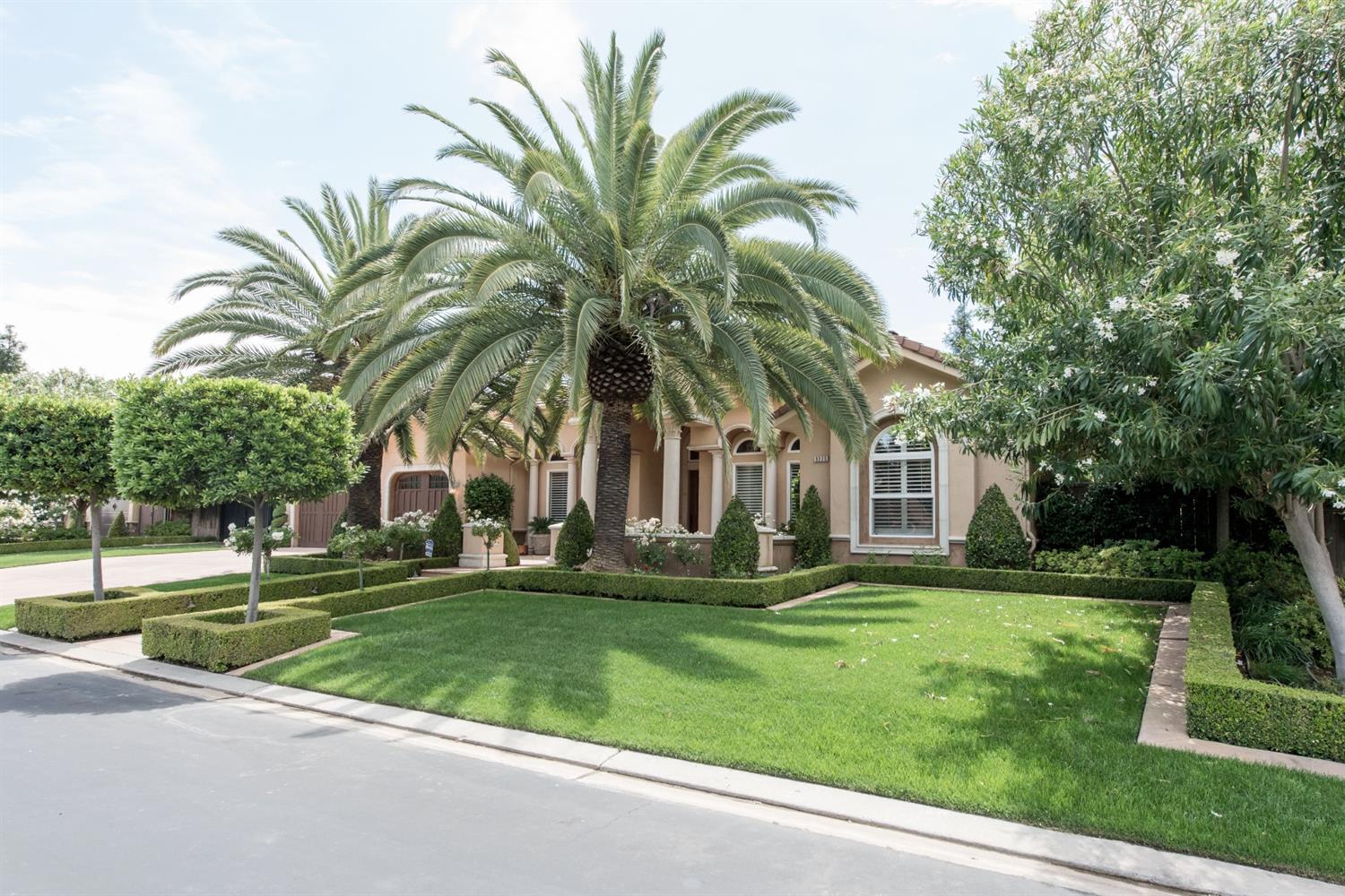 3225 E Via Montiano Ave, Clovis, CA 93619 photo 1