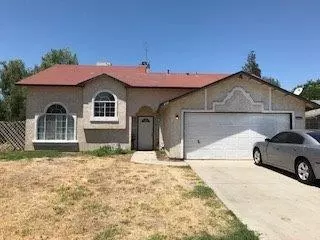 2137 Snyder St, Selma, CA 93662 photo 1