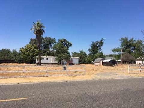 13530 W Kearney Blvd, Kerman, CA 93630 photo 1