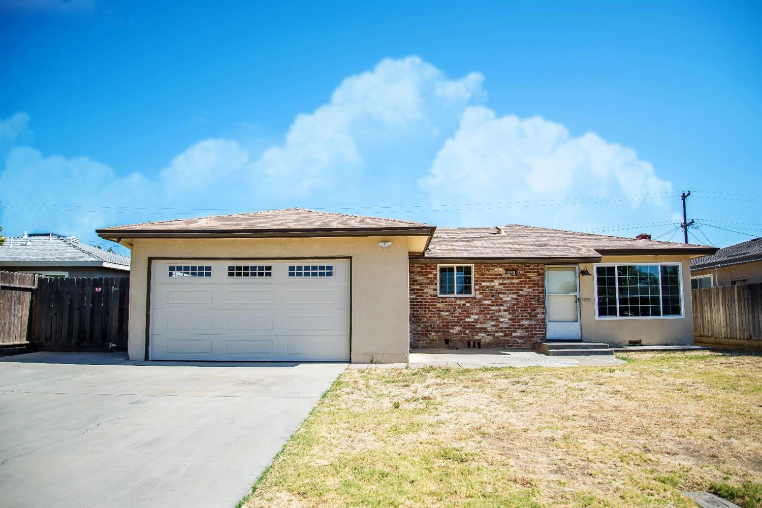 466 W Scott Ave, Clovis, CA 93612 photo 1