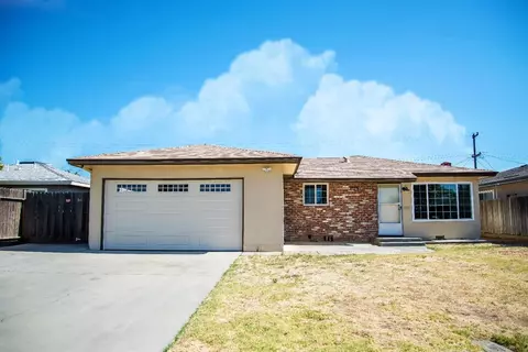 466 W Scott Ave, Clovis, CA 93612 photo 1