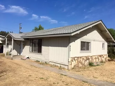 917 E St, Reedley, CA 93654 photo 1