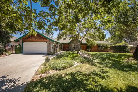 168 Grace Ct, Lemoore, CA 93245 photo 1