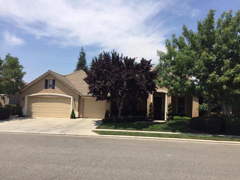 631 Omaha Ave, Clovis, CA 93619 photo 1