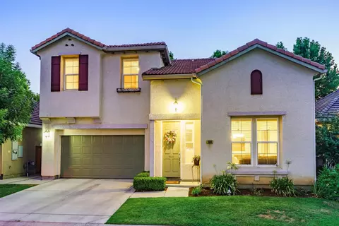 1834 N Larose Ln, Clovis, CA 93619 photo 1