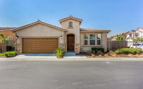 3036 Roche Ln, Clovis, CA 93619 photo 1