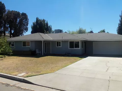 208 Hilton St, Madera, CA 93637 photo 1