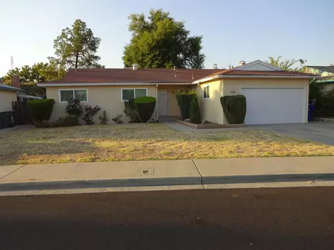 69 W Holland Ave, Clovis, CA 93612 photo 1