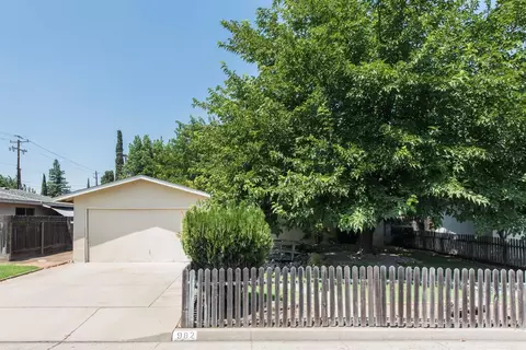 982 Cole Ave, Clovis, CA 93612 photo 1