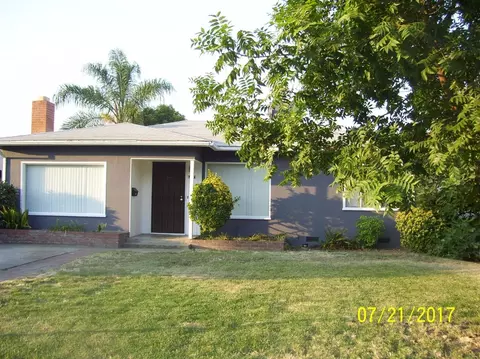 207 E Linden Ave, Reedley, CA 93654 photo 1