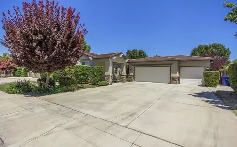 947 Carson Ave, Clovis, CA 93611 photo 1