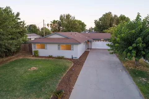 879 Camellia Ln, Lemoore, CA 93245 photo 1