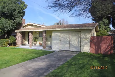335 W Adelaide, Dinuba, CA 93618 photo 1