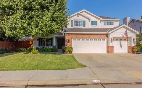 868 N Ash Ave, Clovis, CA 93611 photo 1