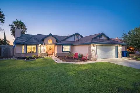 316 Avalon Dr, Lemoore, CA 93245 photo 1