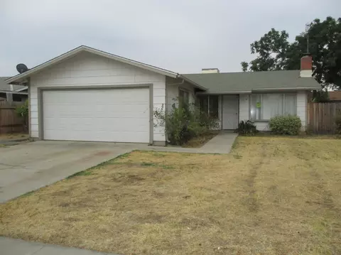 556 W Swift Ave, Clovis, CA 93612 photo 1
