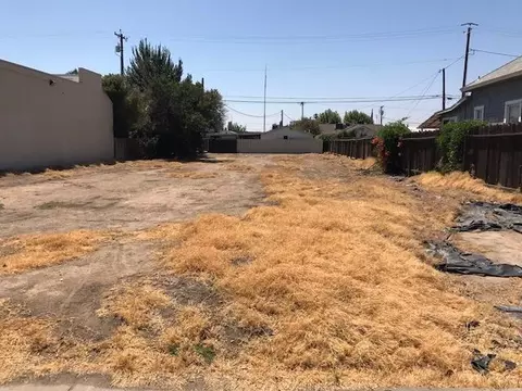 304 N D St, Madera, CA 93638 photo 1