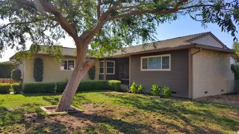 198 W Ashcroft Ave, Clovis, CA 93612 photo 1