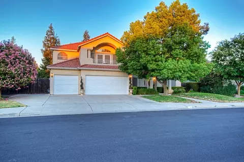 1475 N Karen Ave, Clovis, CA 93619 photo 1