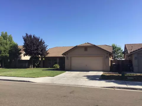 554 St Michelle Dr, Madera, CA 93637 photo 1