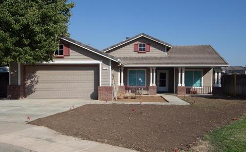 2736 Beverly Ave, Clovis, CA 93611 photo 1