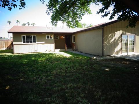 207 Locust Ave, Coalinga, CA 93210 photo 1