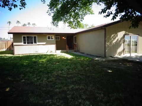 207 Locust Ave, Coalinga, CA 93210 photo 1