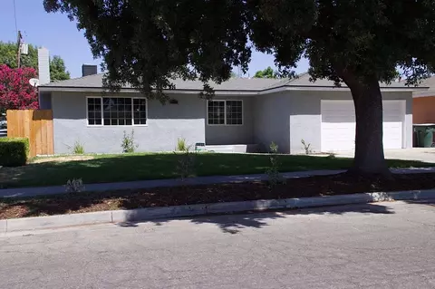 4879 E Pine Ave, Fresno, CA 93727 photo 1