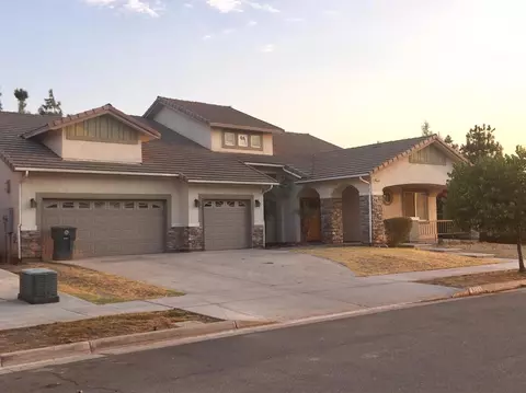 2263 E Cherry Ln, Reedley, CA 93654 photo 1