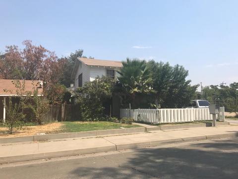 417 S H St, Madera, CA 93637 photo 1