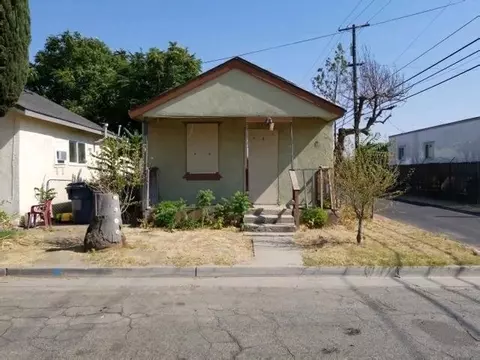 114 Clinton St, Madera, CA 93638 photo 1