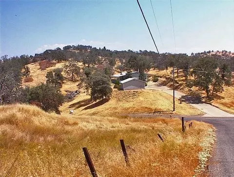 34331 Bronco Ln, Squaw Valley, CA 93675 photo 1