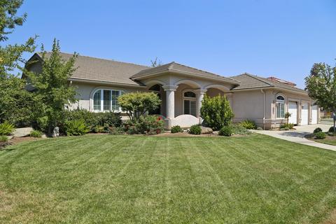 134 East Loop, Madera, CA 93637 photo 1