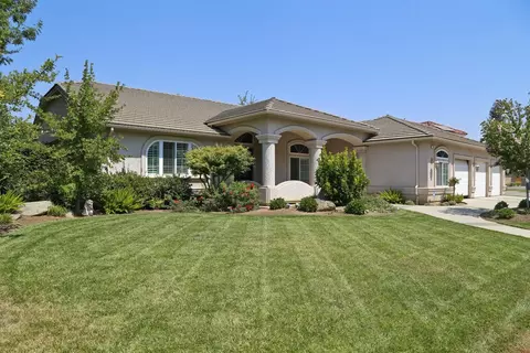 134 East Loop, Madera, CA 93637 photo 1
