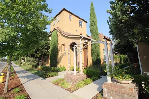 3855 Harlan Ranch Blvd, Clovis, CA 93619 photo 1