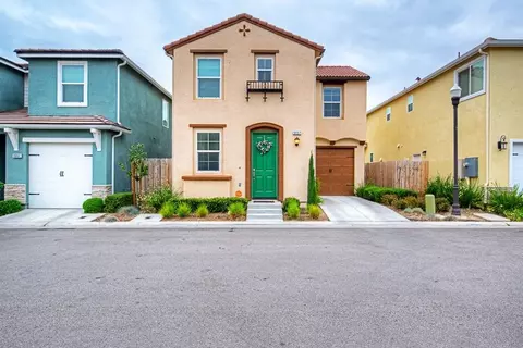 3557 Magnificent Way, Clovis, CA 93619 photo 1