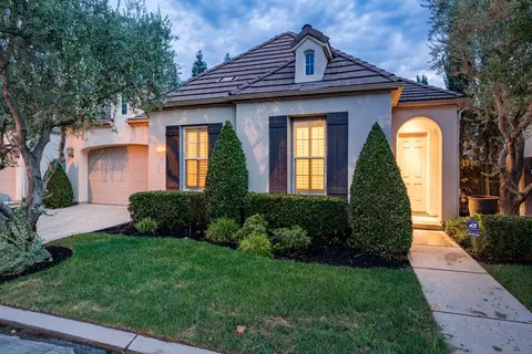 43 W Everglade Ave, Clovis, CA 93619 photo 1