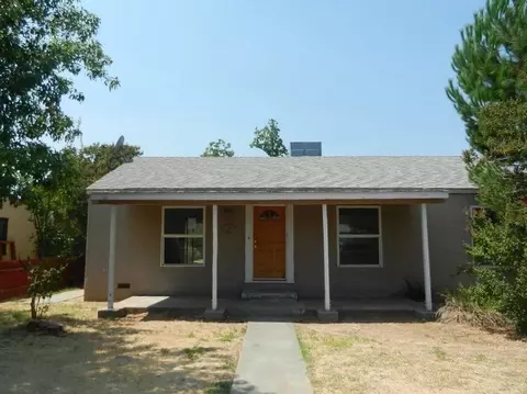 506 N Pine St, Madera, CA 93637 photo 1