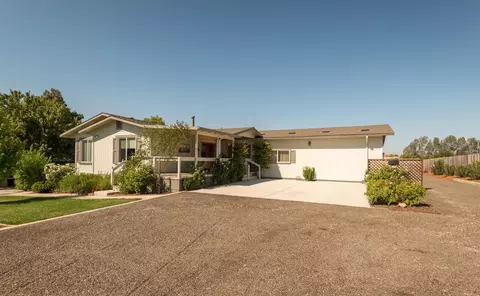 5497 N Mccall Ave, Clovis, CA 93619 photo 1