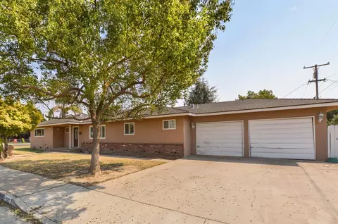 520 3rd St, Parlier, CA 93648 photo 1
